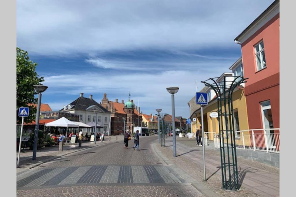 Lejlighed Pa Torvet I Stege Bagian luar foto